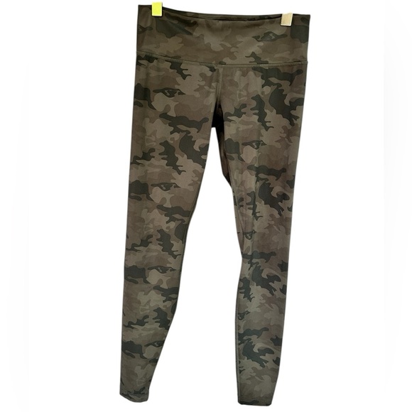 Lululemon Wunder Under Pant Full-On Luxtreme
Savasana Camo Fatigue Green, Size 6 - Picture 1 of 7